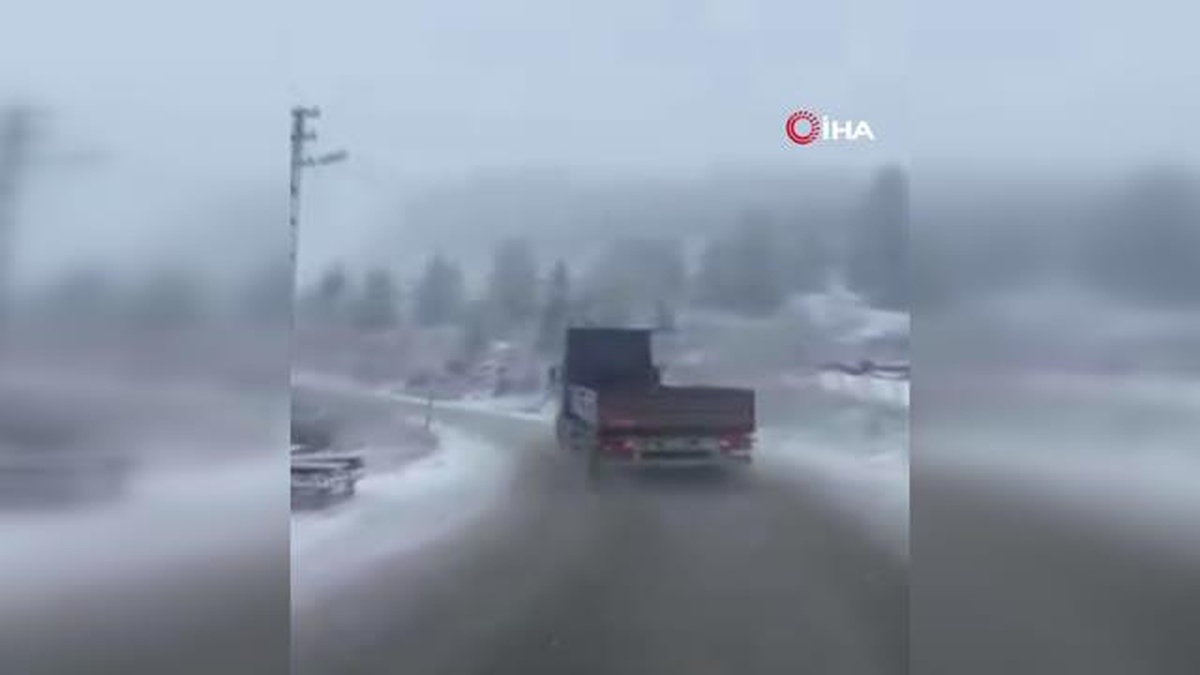 Kastamonu'nun yüksek kesimlerinde kar yağışı etkili oldu