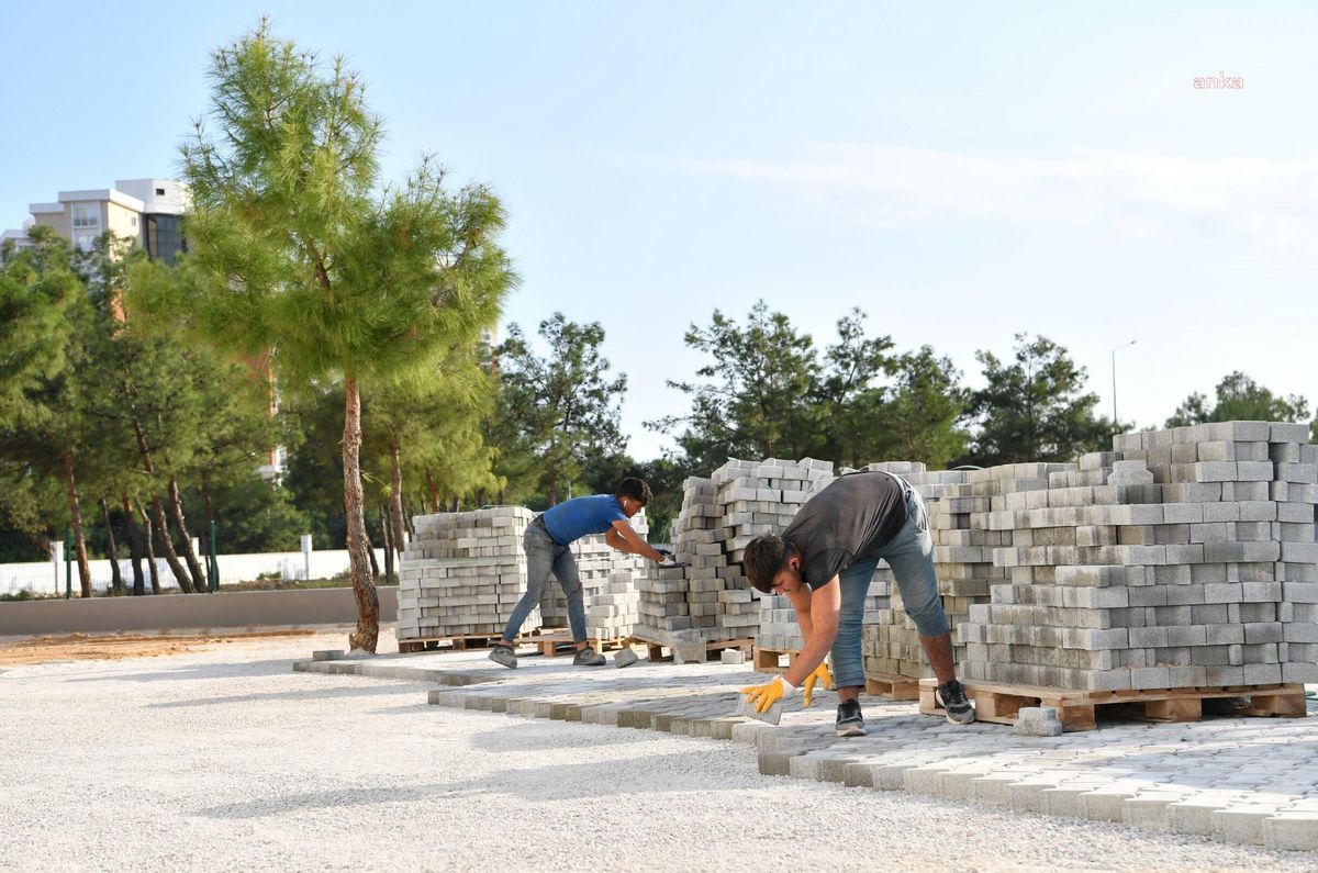 Konyaaltı Belediyesi\'nden Okullarda Bakım-Onarım Çalışması
