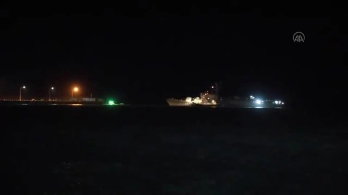 Tayland\'da alabora olan donanma gemisi - Arama kurtarma çalışması