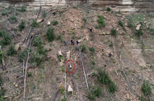 Ağaç kesmek isteyen vatandaşın acı sonu! Cansız bedenini ekipler uçurumdan çıkardı Ağaç kesmek isteyen vatandaşın acı sonu! Cansız bedenini ekipler uçurumdan çıkardı