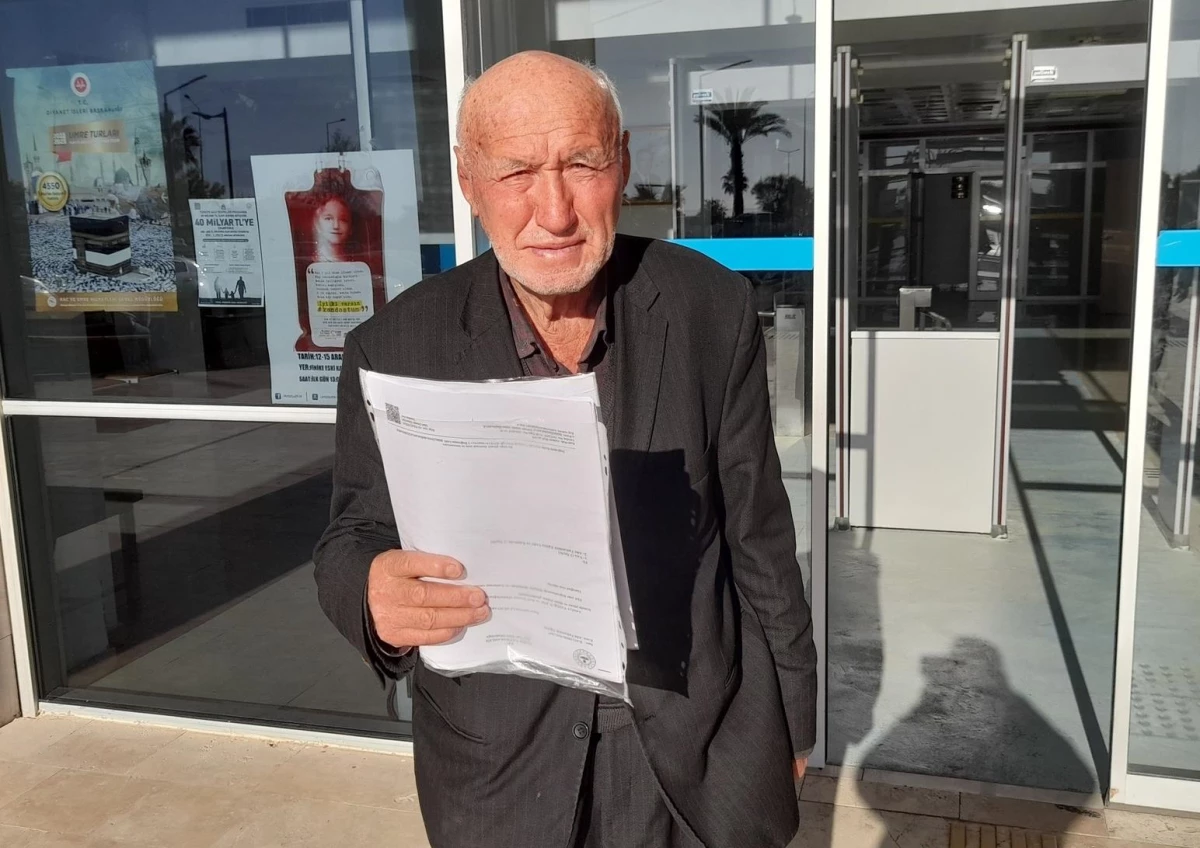 Antalya\'da 86 yaşındaki Yahya Ovar, 49 yıldır muhtarlık yapıyor