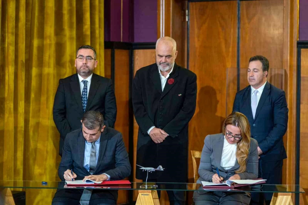 Arnavutluk, Bayraktar TB2 SİHA alım anlaşmasını imzaladıArnavutluk Başbakanı Rama: "Türkiye ile aynı tarafta olmaktan gurur duyuyoruz"