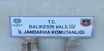 Balıkesir'de şüphe üzerine durdurulan araçta tarihi mermer sütunlar ele geçirildi