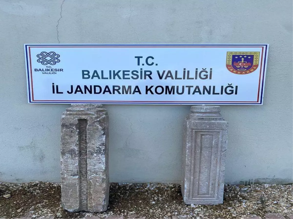 Balıkesir'de şüphe üzerine durdurulan araçta tarihi mermer sütunlar ele geçirildi