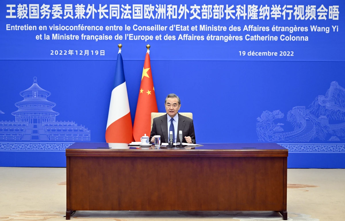 Çin ve Fransa Dışişleri Bakanları İlişkileri Görüştü