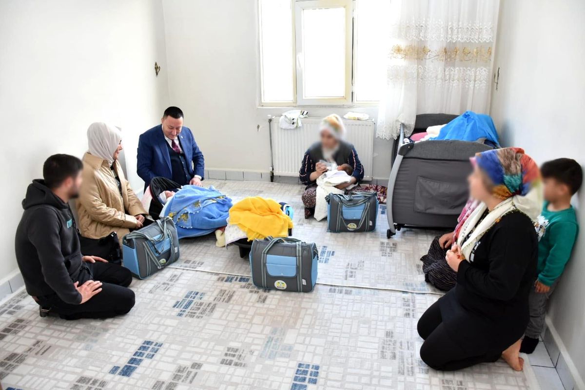 Diyarbakır\'da 82 gün küvezde kalan üçüz bebek taburcu edildi