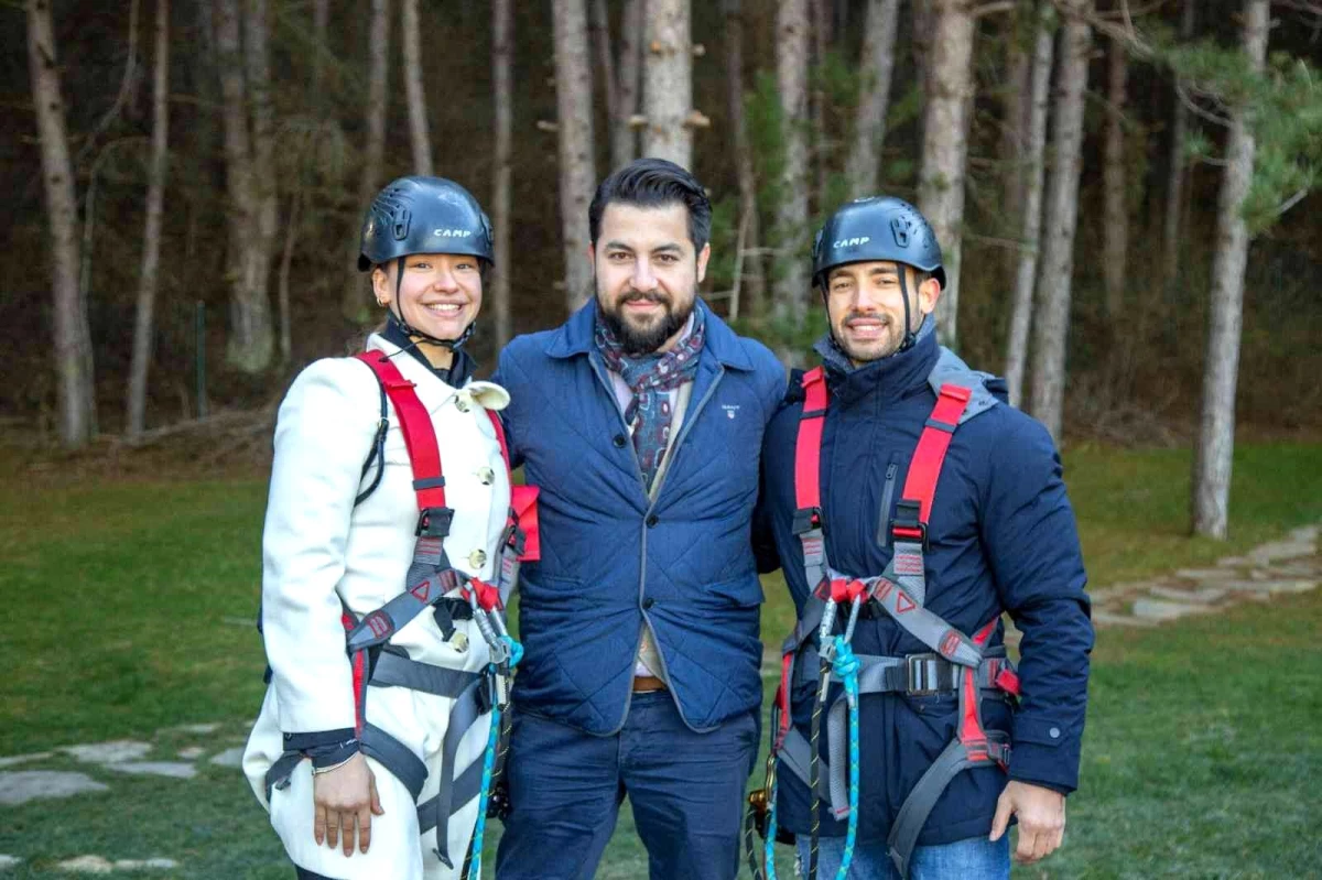 Dünya Şampiyonları termal kasabayı gezdi, zipline yaptı