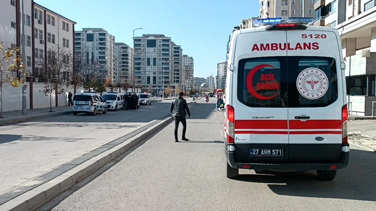 Gaziantep\'te bıçaklı sopalı kavga: 4 yaralı