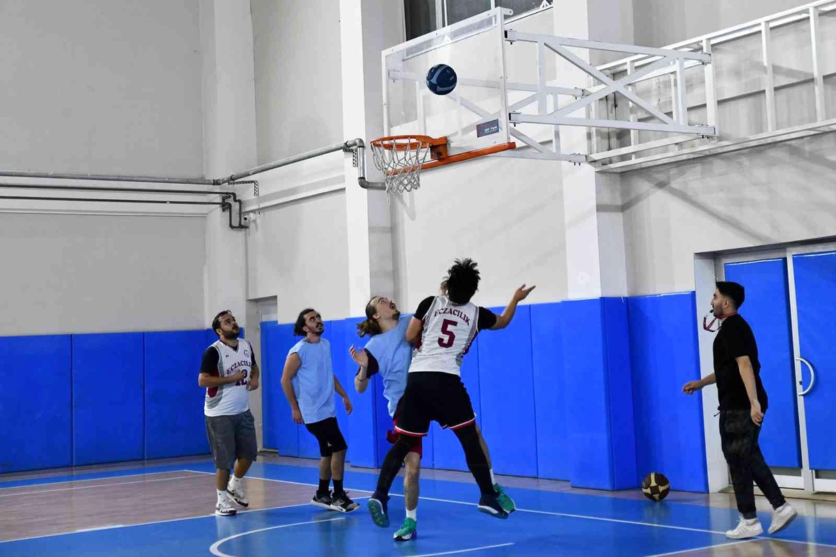Gençlik basketbol turnuvası sona erdi