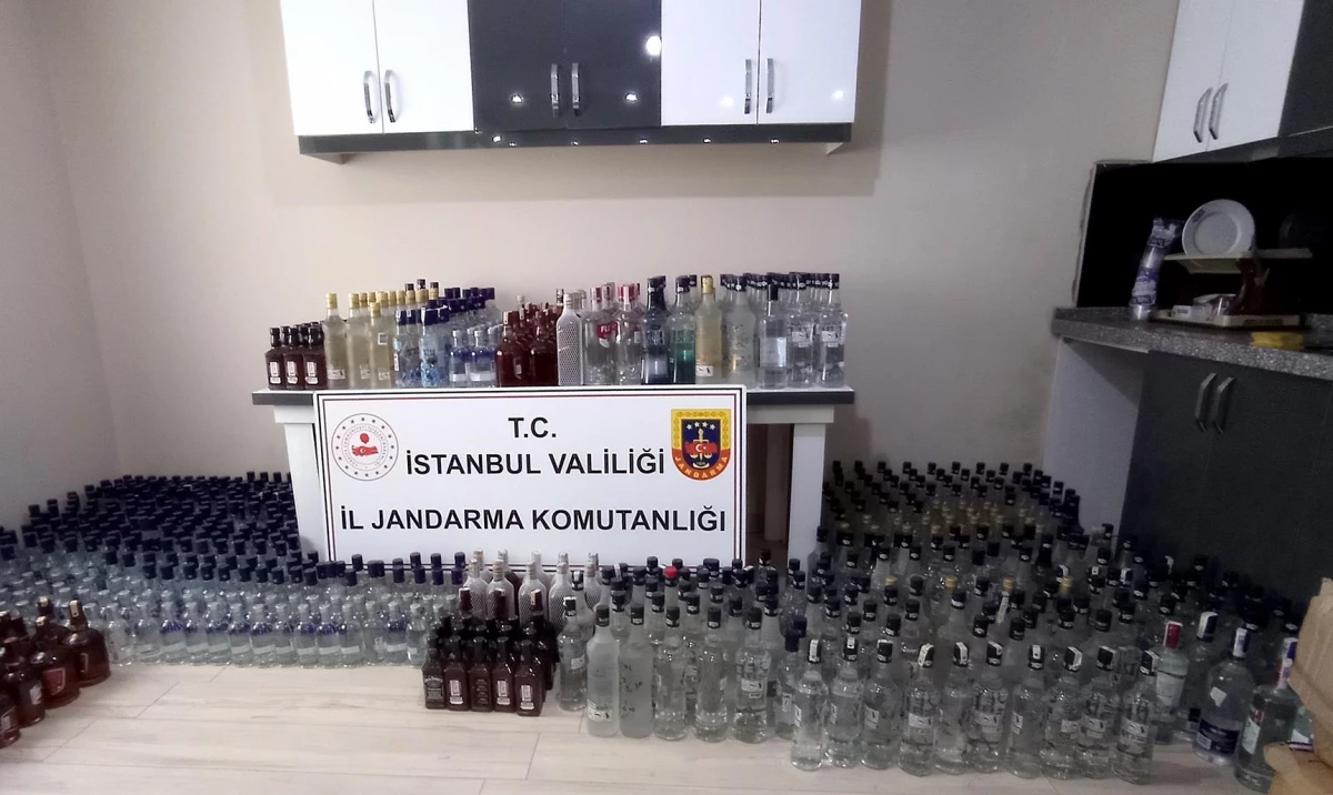 İstanbul\'da kaçakçılık operasyonunda 6 bin şişe sahte içki ele geçirildi