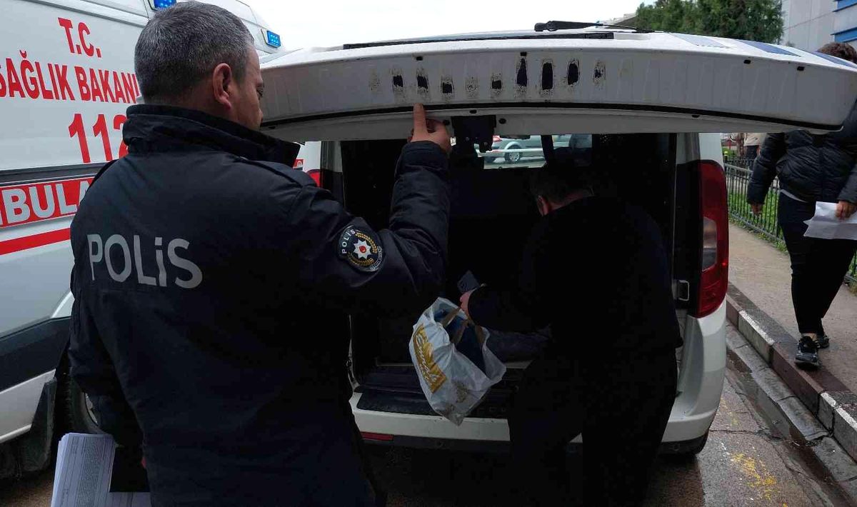 Konserveden zehirlenen yabancı uyruklu kişi, tedavi için gittiği hastanede gözaltına alındı