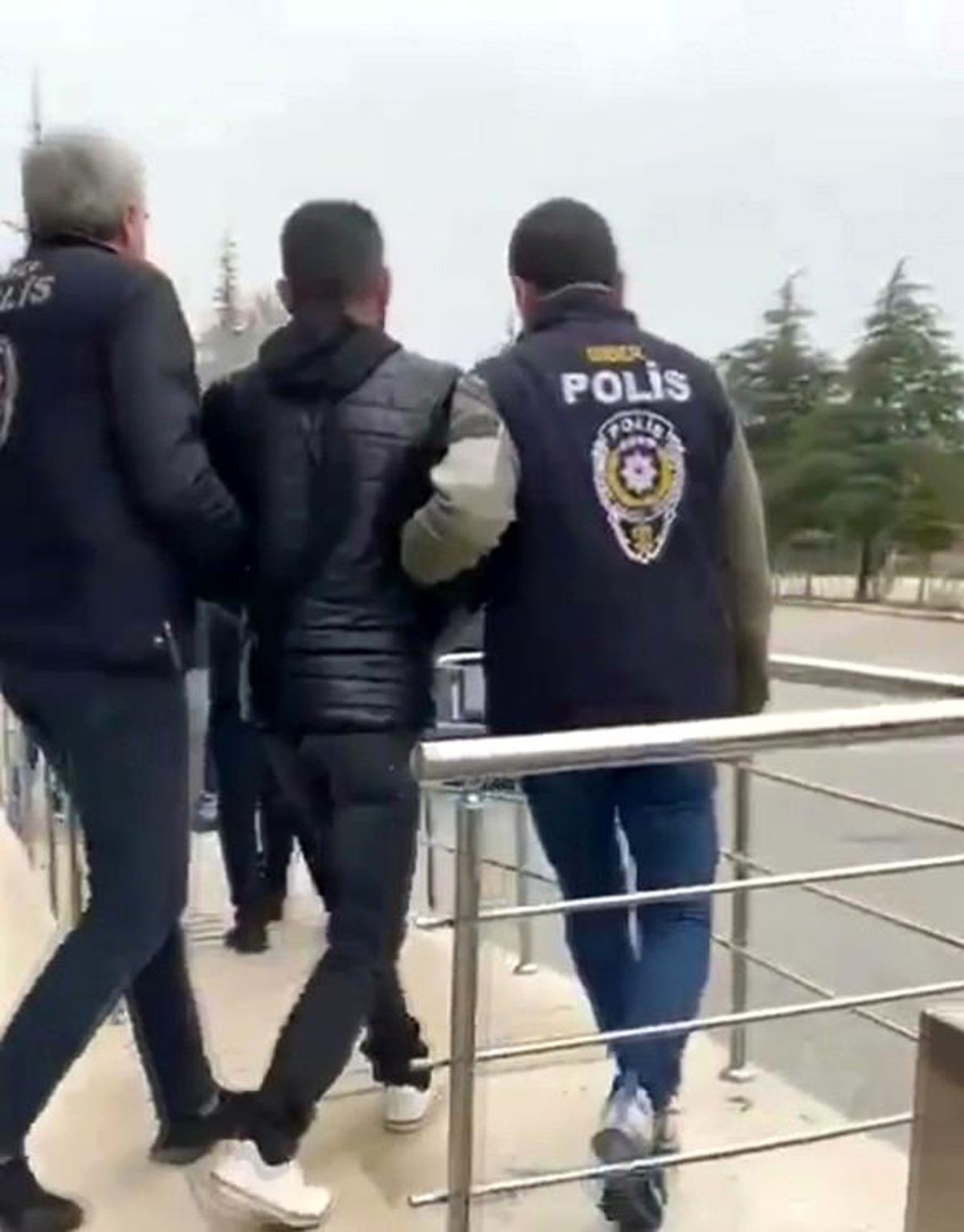 \'Kredi vereceğiz\' diyerek dolandırıcılık yapan şahıslar yakalandı