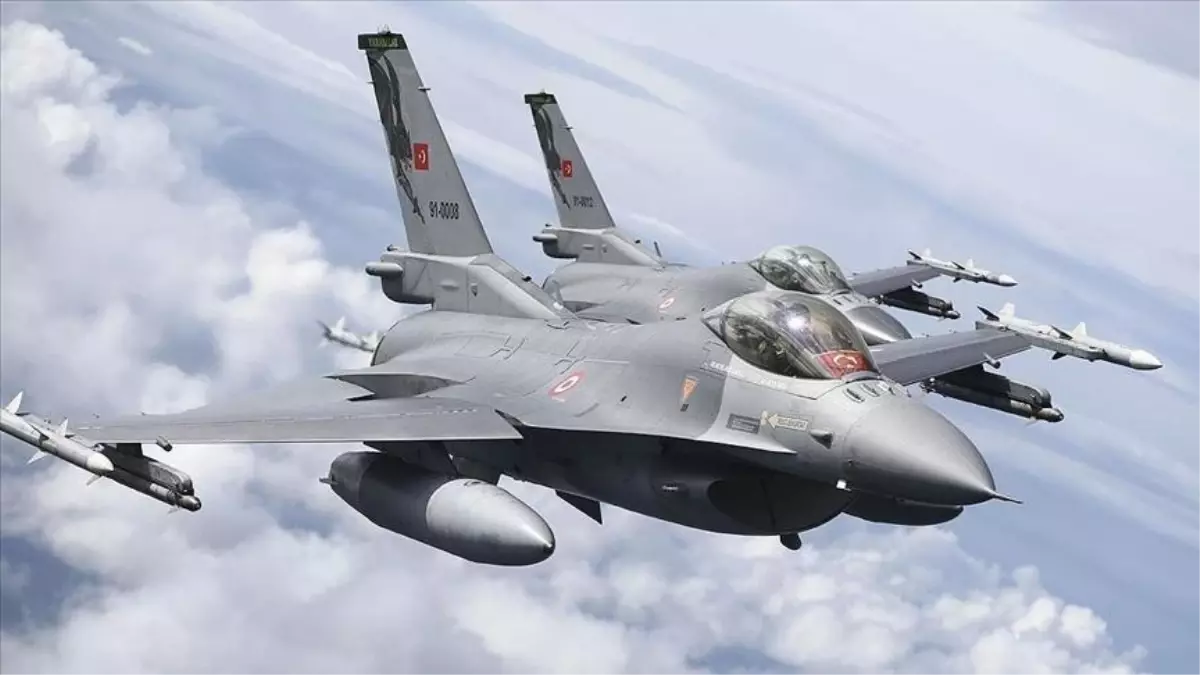 Ege\'de Yunan F-16\'larından uçaklarımıza taciz! TSK gerekli cevabı verdi