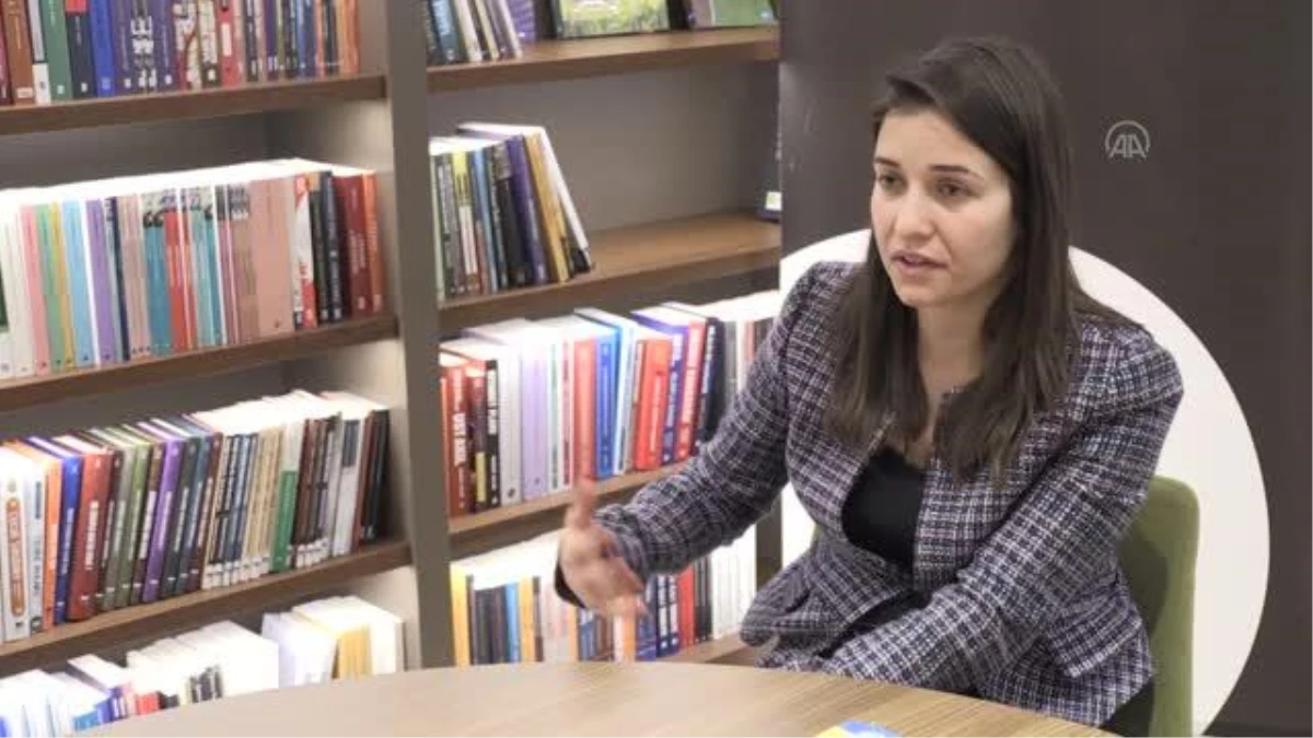 Suriyeli kadın yönetmen, Suriyelilerin bombalardan kaçmak için ülkelerini terk ettiğini söyledi