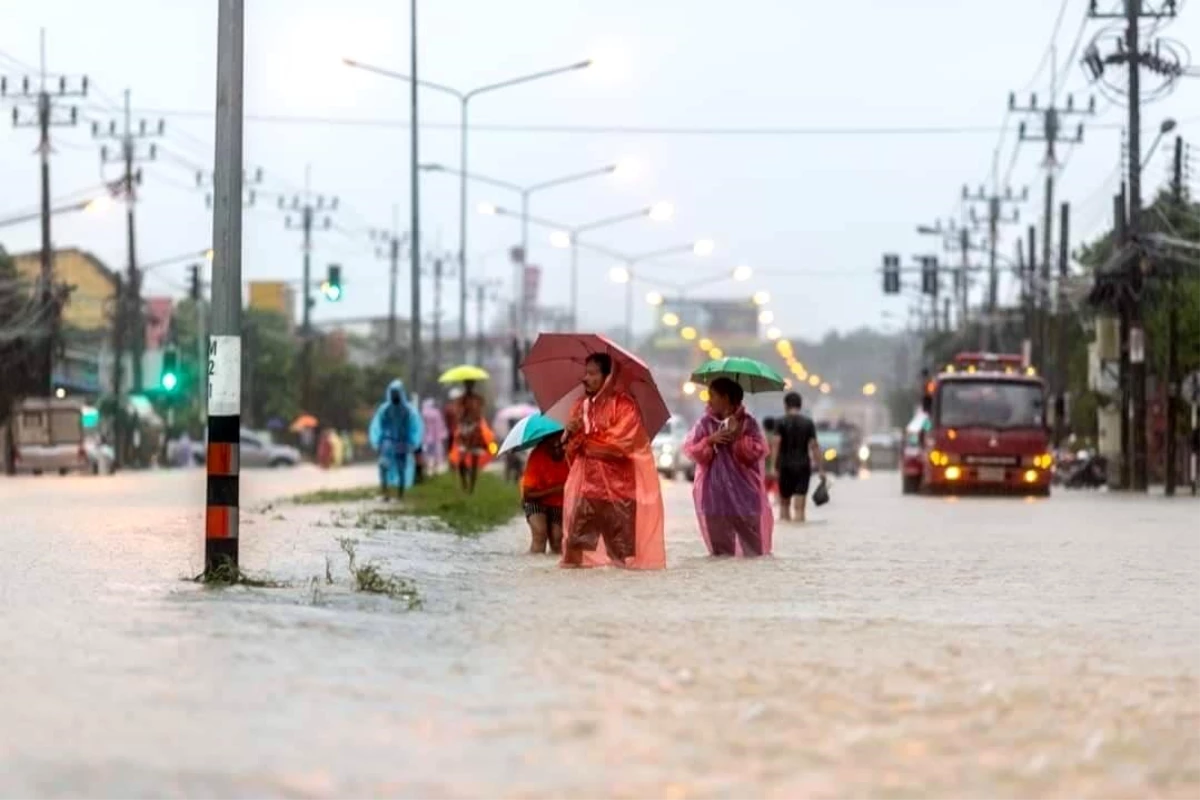 Tayland\'da yüzlerce köy sular altında kaldı: 3 ölü