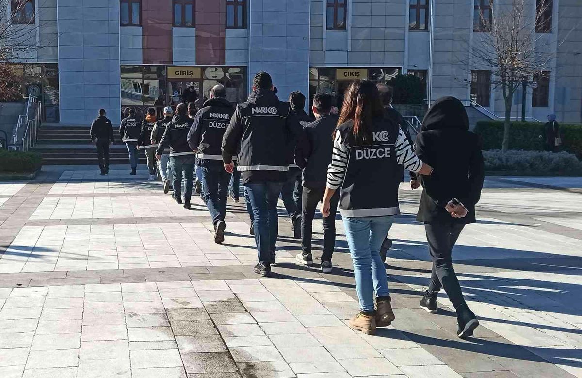 Uyuşturucu tacirleri tutuklandı