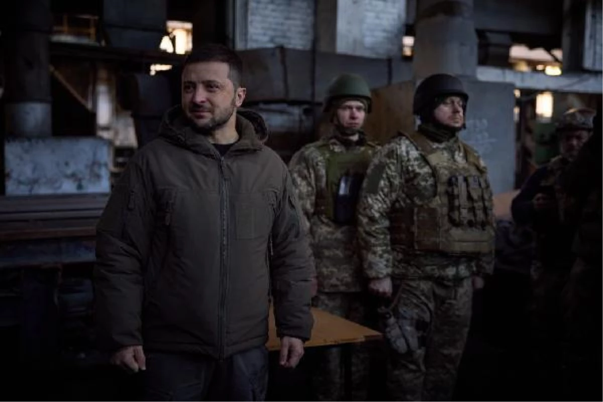 Zelenski, Donetsk bölgesinde bulunan Bahmut\'u ziyaret etti