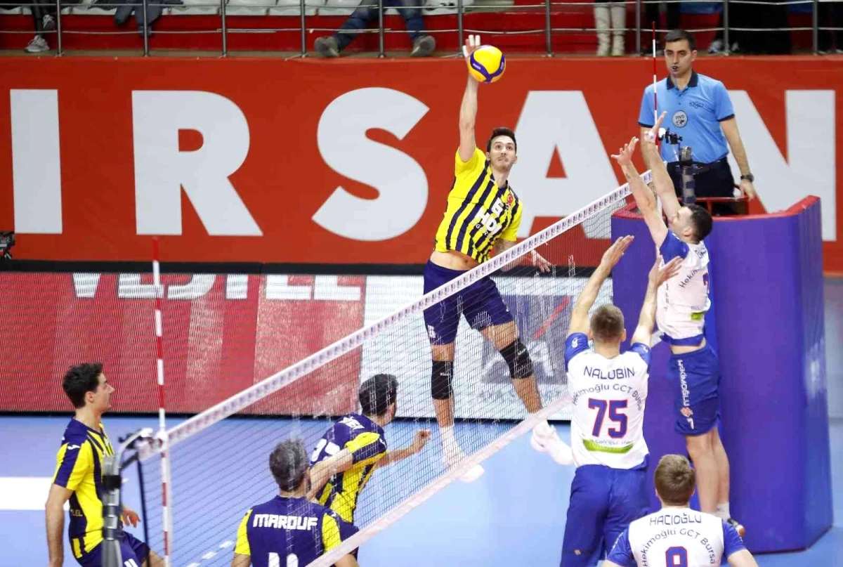 AXA Sigorta Kupa Voley: Fenerbahçe HDI Sigorta: 3 Hekimoğlu: 1