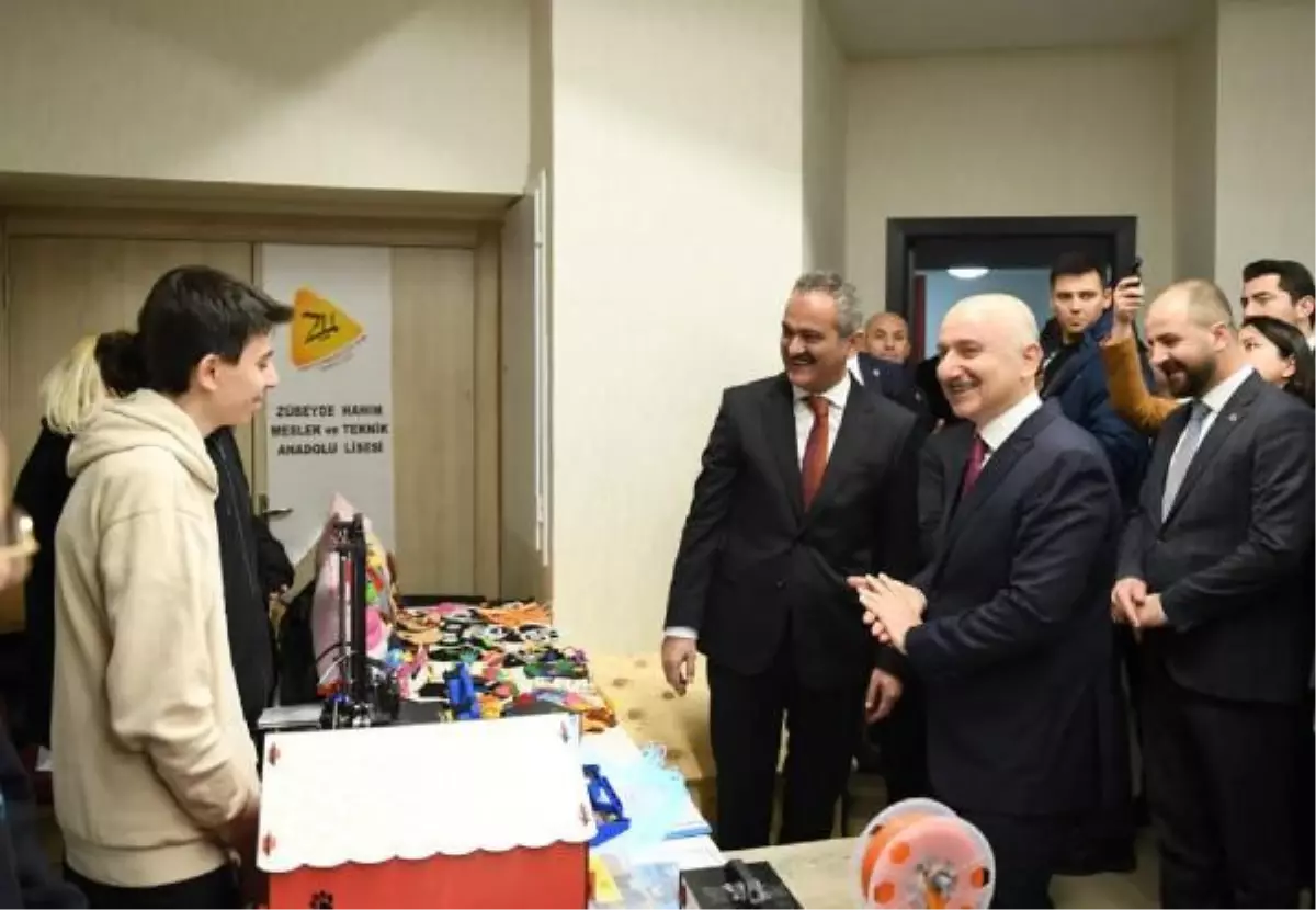 Bakanlar Özer ve Karaismailoğlu, \'MEB Pasaj\' platformunu tanıttı