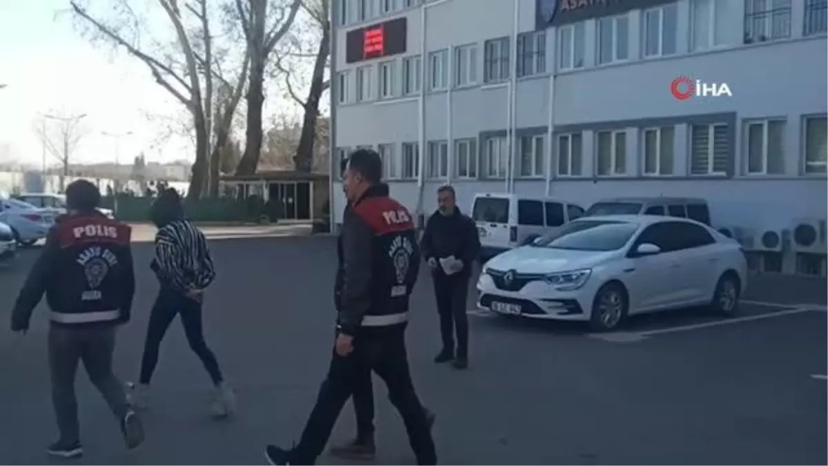 Bakım bahanesiyle girdikleri evlerden hırsızlık yapan şahıslar yakalandı