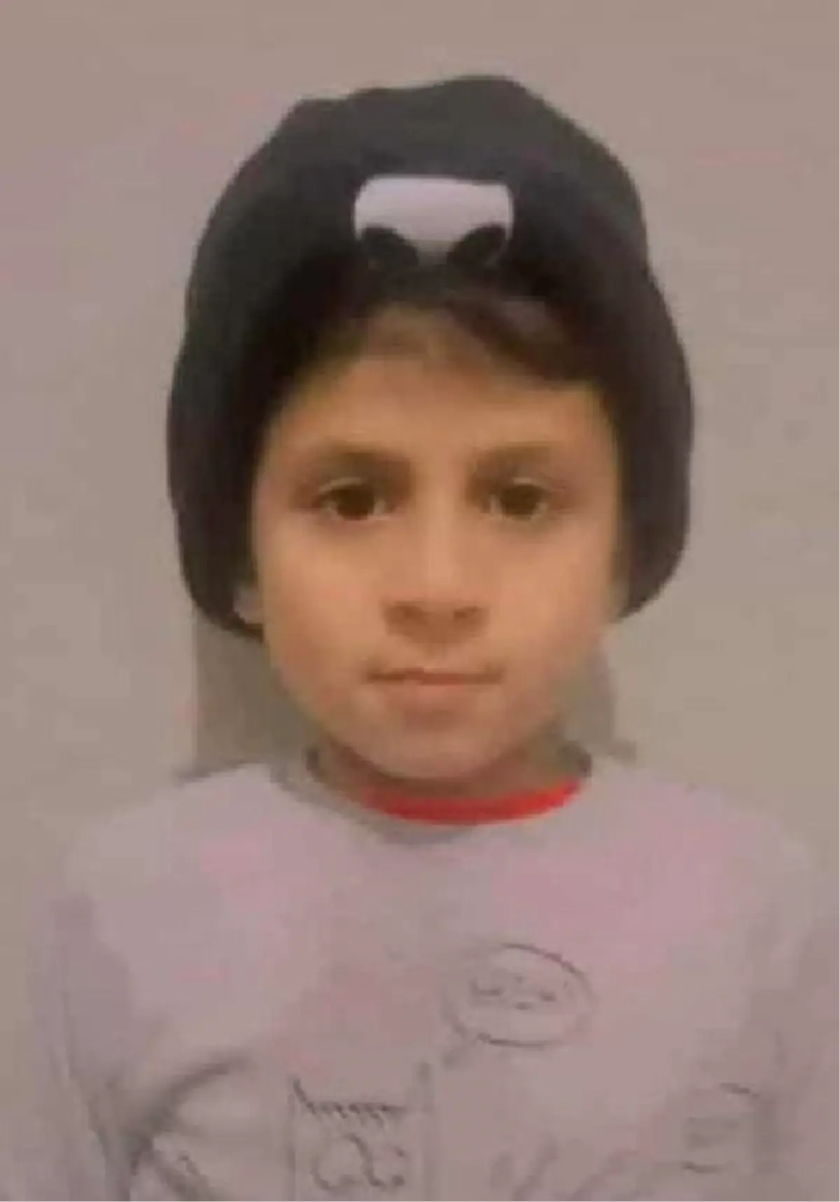 Beton elektrik direklerinin arasına sıkışıp ölen Yusuf, toprağa verildi