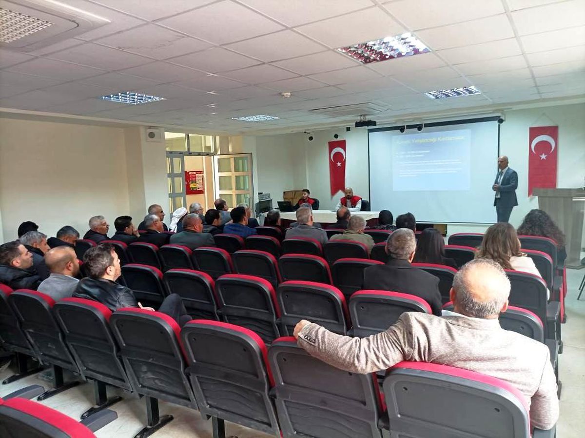 Cizre\'de çiftçilere yönelik bilgilendirme toplantısı yapıldı