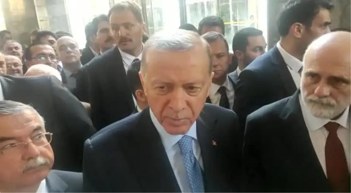 Erdoğan\'dan Asgari Ücret Açıklaması: "Öyle Herkesin Her Söylediğiyle Adım Atacak Halimiz Yok, Çünkü Bizim Sırtımızda Küfe Var"