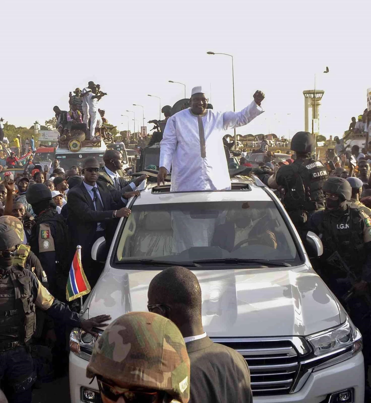 Gambiya\'da darbe girişimi engellendi: 4 asker tutuklandı