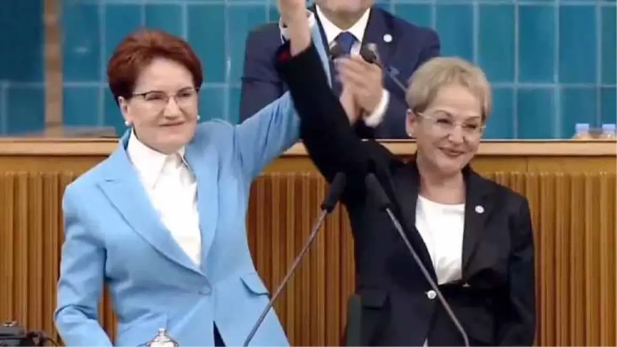 İYİ Parti\'ye şaşırtan katılım! Eski Devlet Bakanı Melda Bayer\'e rozetini bizzat Meral Akşener taktı