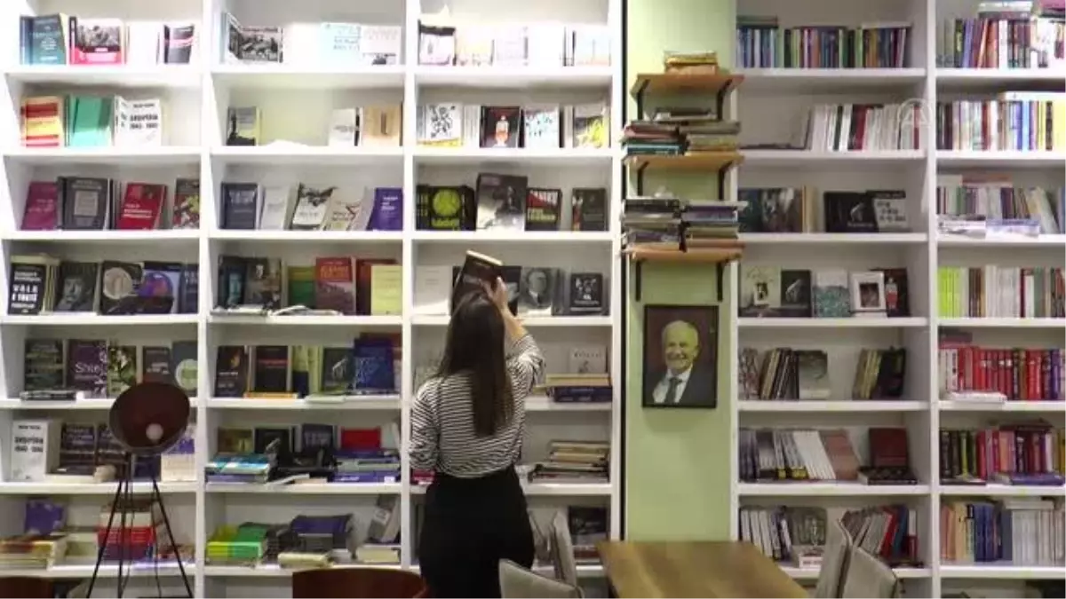 İzmir'de eğitim alan Arnavutluk vatandaşı ülkesinde Türkiye-Arnavutluk ilişkileri için çalışıyor