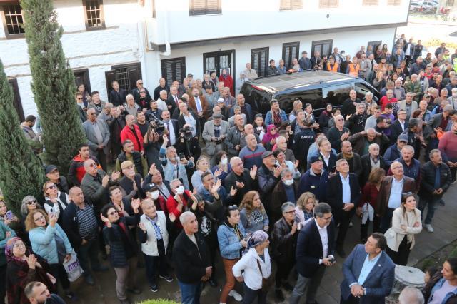 Kılıçdaroğlu Antalya'da balkon konuşması yaptı: Erdoğan'ı emekli etmeye söz verdim