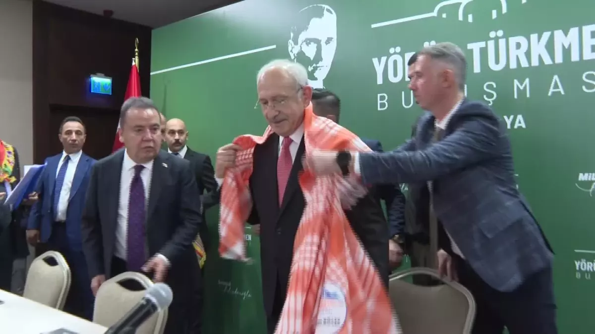 Kılıçdaroğlu, Antalya\'da Yörük Türkmen Buluşmasına Katıldı