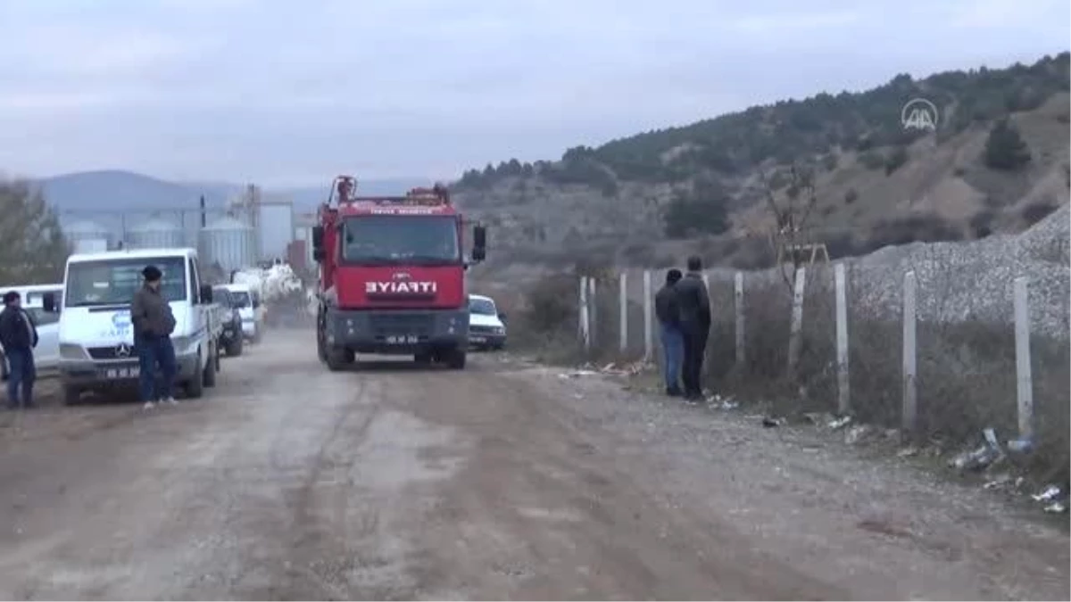 Sunta fabrikasında çıkan yangına müdahale ediliyor