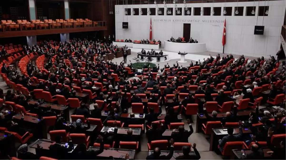 TBMM, AK Parti\'nin önerisiyle tatile girdi, 2 milyona yakın vatandaşın beklediği EYT düzenlemesi yeni yıla bırakıldı