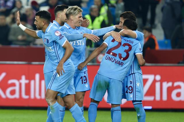 Trabzonspor'dan Fenerbahçe'ye mesaj! Türkiye Kupası'ndaki derbide farklı galibiyet Trabzonspor'dan Fenerbahçe'ye mesaj! Türkiye Kupası'ndaki derbide farklı galibiyet