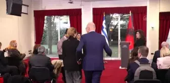 Yunanistan Dışişleri Bakanı Dendias, Arnavutluk'ta
