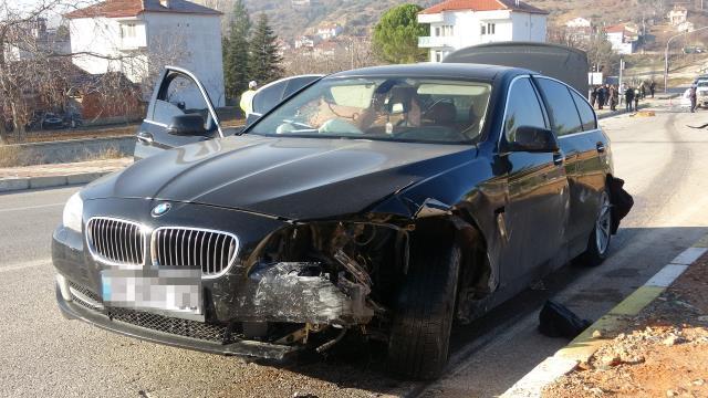 Araçtan fırlayan kadın feci şekilde can verdi! Kazanın sorumlusu koşarak kayıplara karıştı