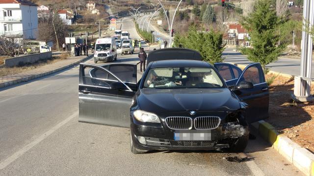 Araçtan fırlayan kadın feci şekilde can verdi! Kazanın sorumlusu koşarak kayıplara karıştı