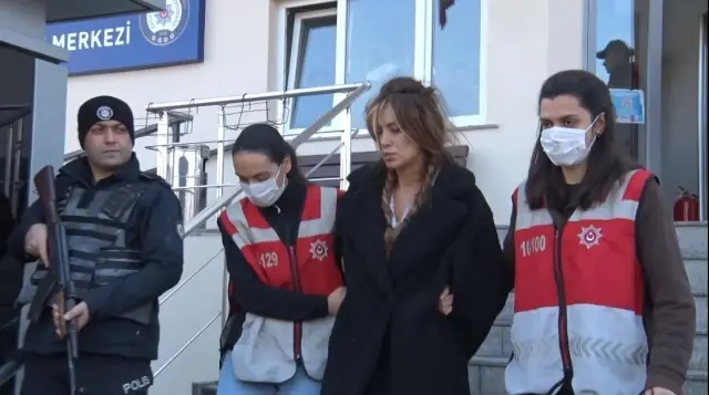 Ciciş Kardeşlerin evine baskın! Uyuşturucu maddeyi camdan aşağı atan Ceyda Ersoy gözaltına alındı