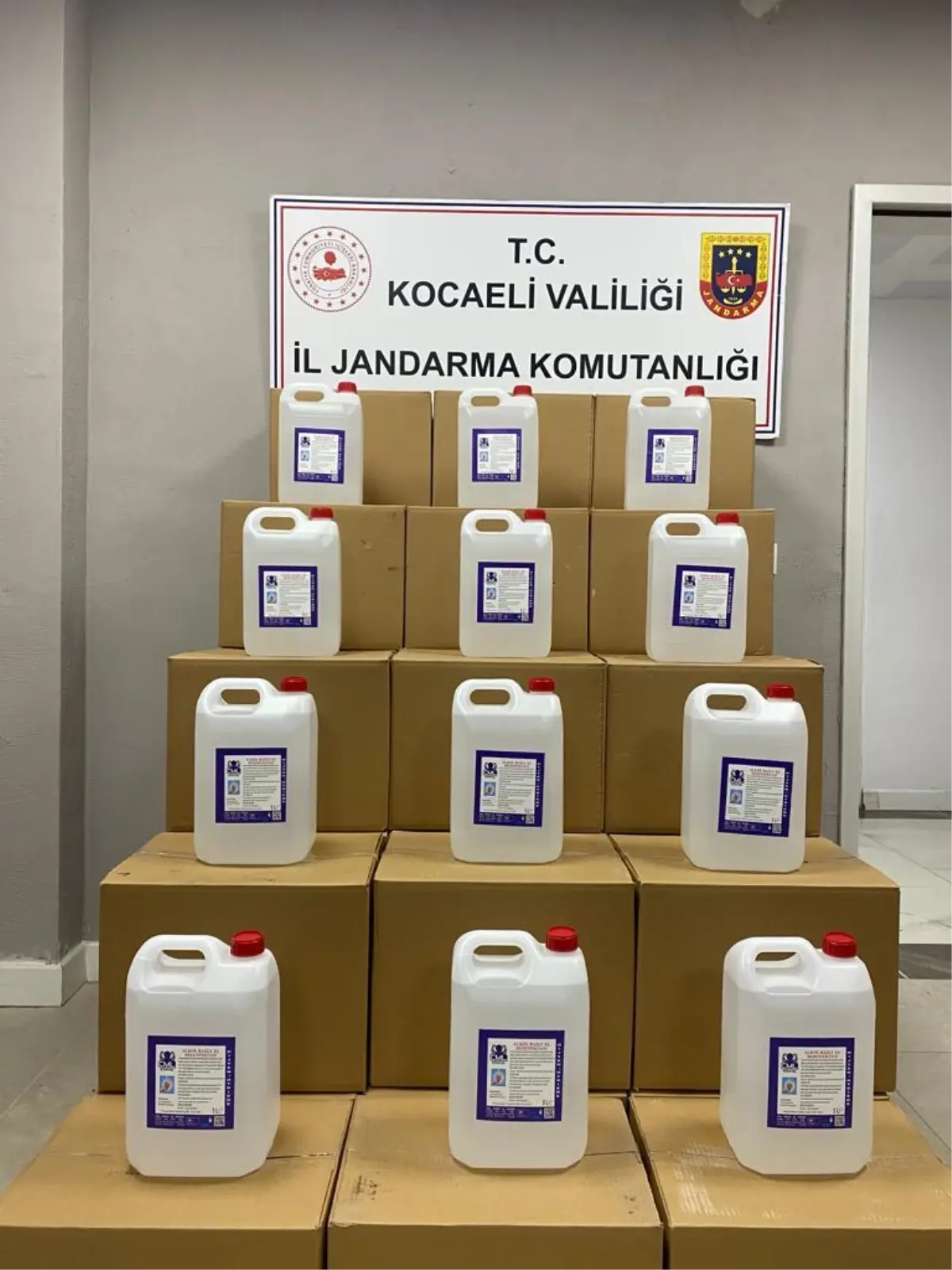 Kocaeli\'de 900 litre kaçak etil alkol ele geçirildi