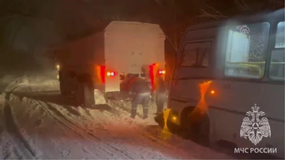 VLADİVOSTOK - Rusya\'nın Primorsky bölgesinde kar fırtınası