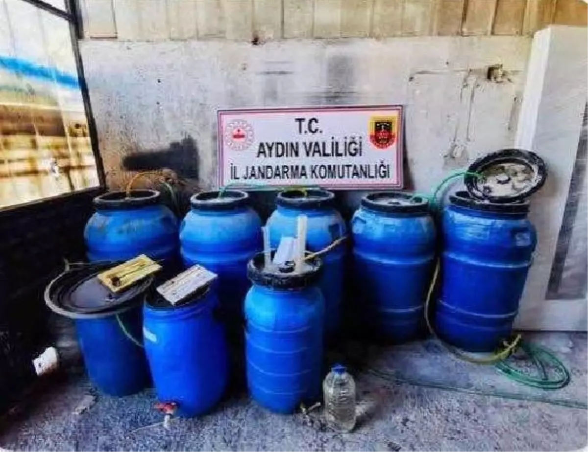 Aydın\'da 5 ton 805 litre sahte içkiye 3 gözaltı