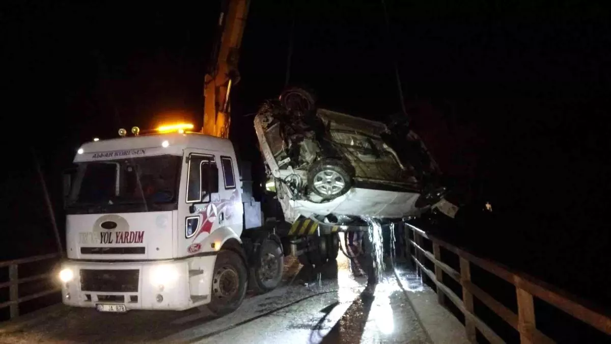 Çaya uçan araçtan cansız bedeni çıkan sürücünün, 2,5 ay önce yaralamalı kazaya karıştığı ortaya çıktı