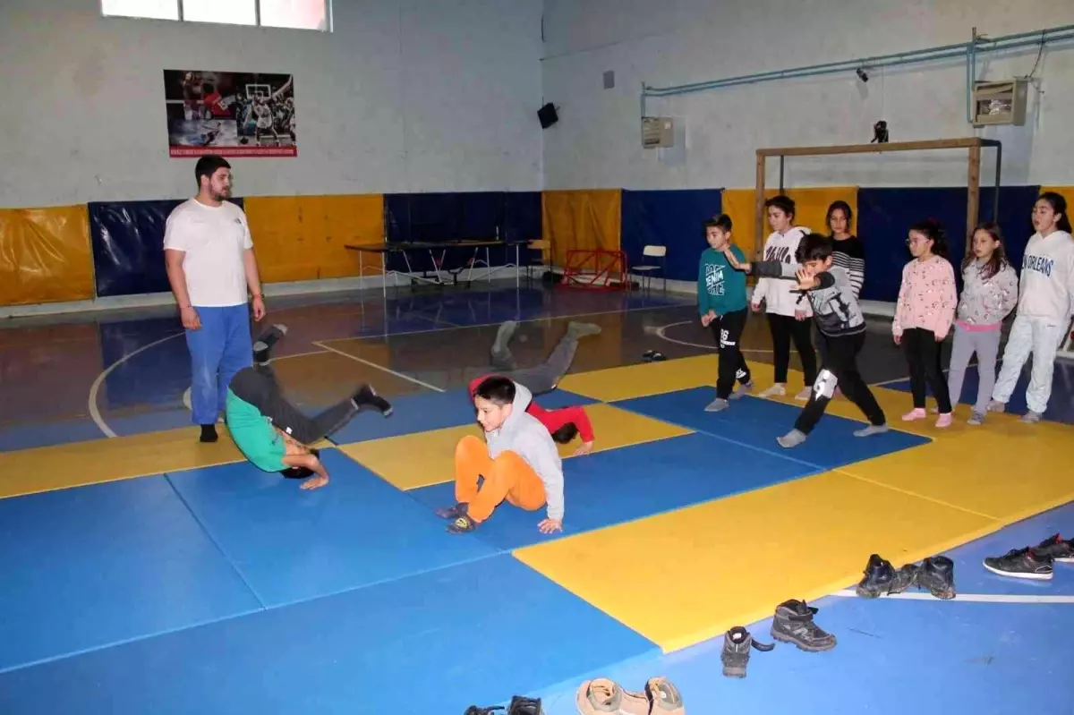 Dikmen\'de çocuk ve gençlere ücretsiz judo kursu