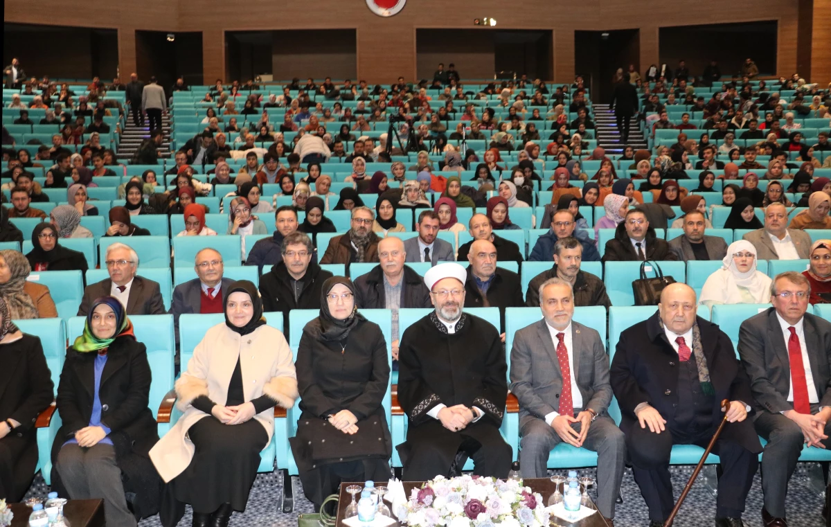 Diyanet İşleri Başkanı Erbaş. üniversite öğrencileriyle bir araya geldi