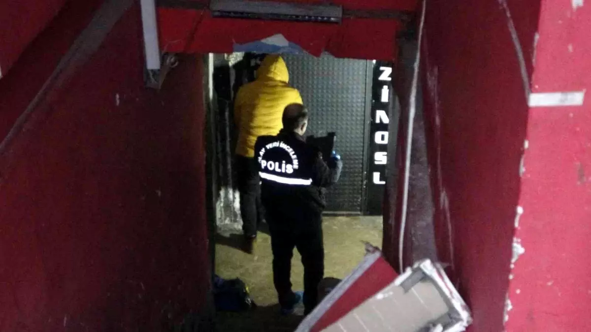 Eğlence merkezinde kanlı kavga: 2\'si ağır 3 yaralı