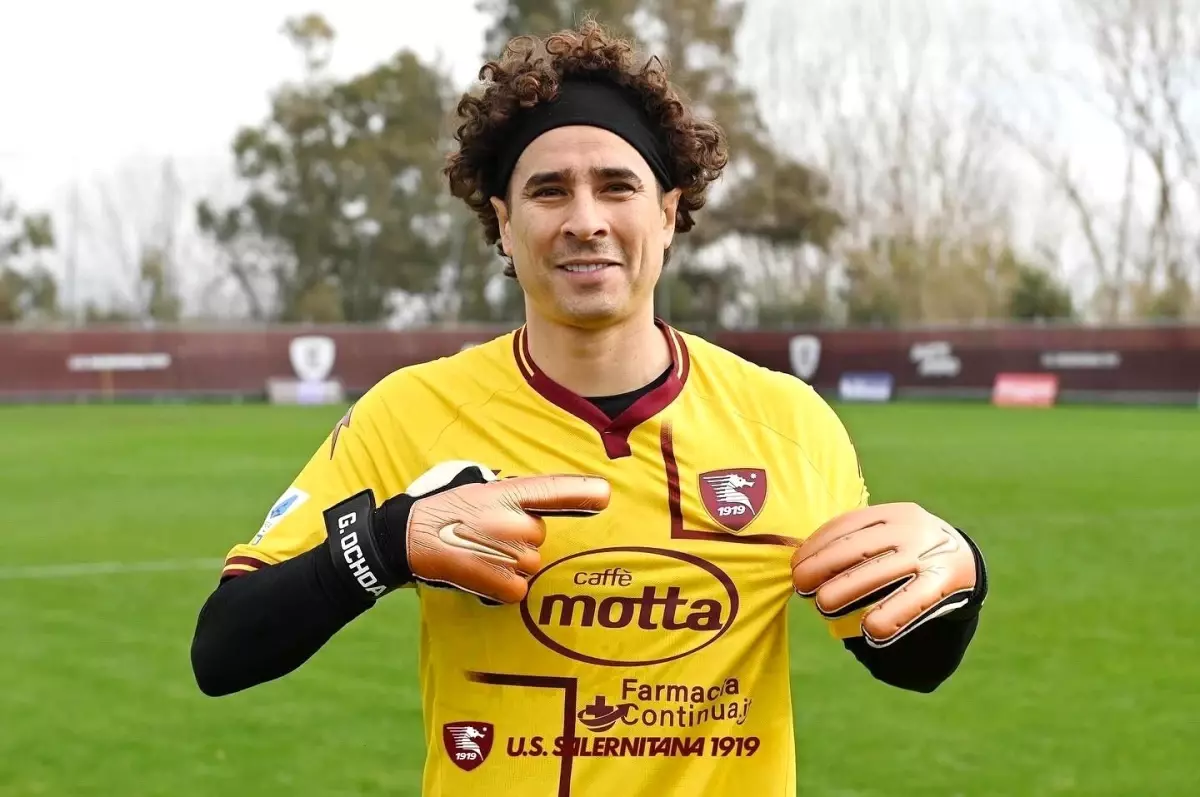 Guillermo Ochoa, Salernitana\'ya transfer oldu