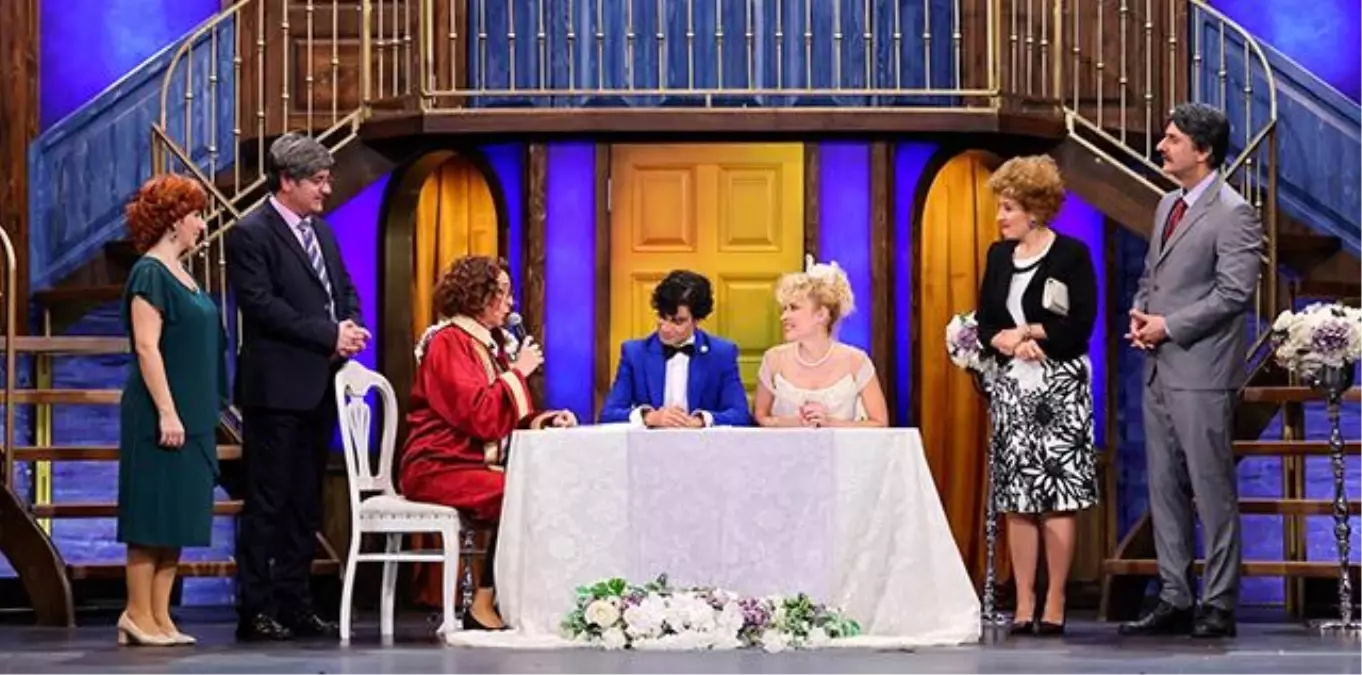 Güldür Güldür Show... ÇİÇEK VE MUSTAFA\'NIN DÜĞÜNÜNDE GERGİNLİK!