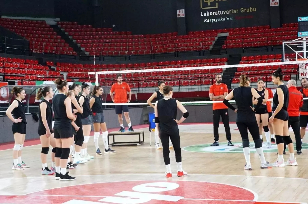 Karşıyaka Voleybol, Çanakkale Belediyespor\'a konuk oluyor