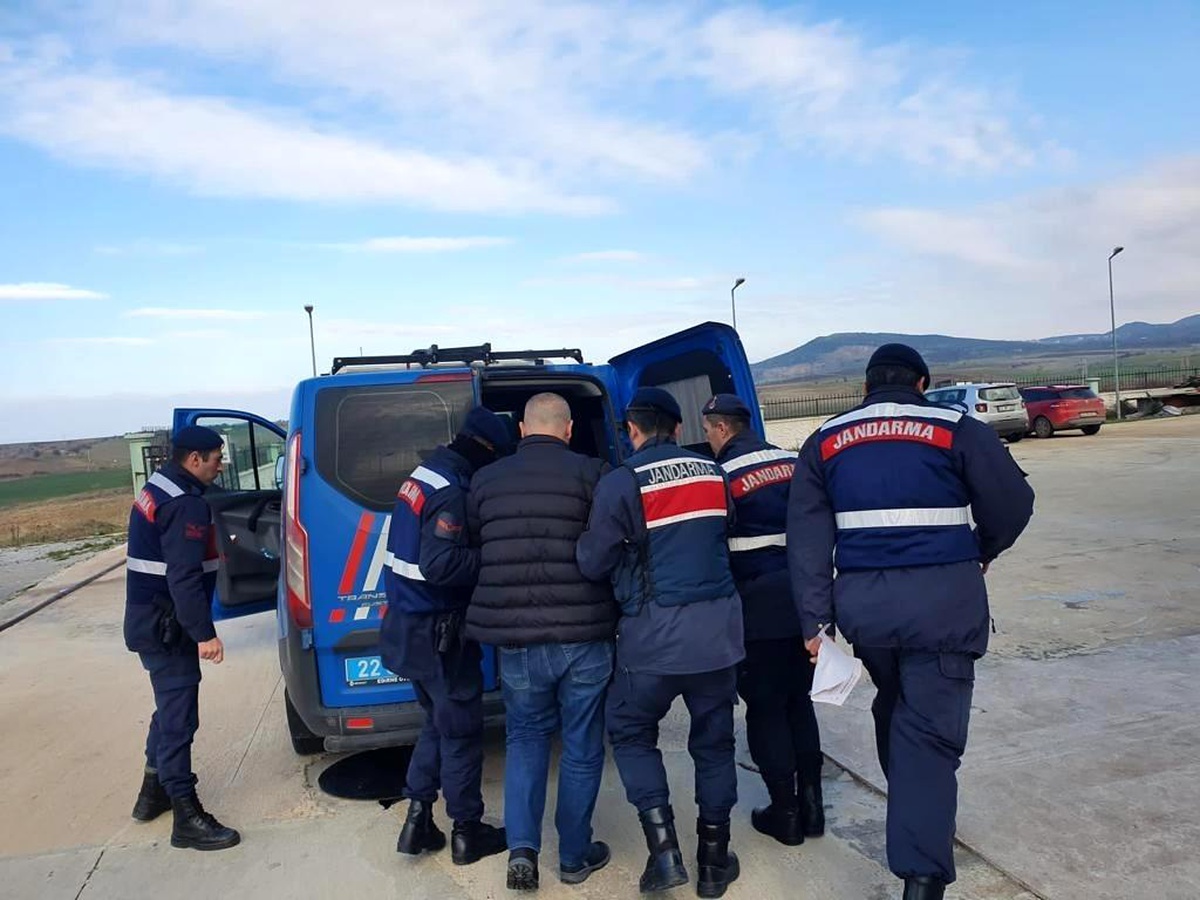 "Kasten adam öldürme" suçundan aranan zanlı jandarmadan kaçamadı